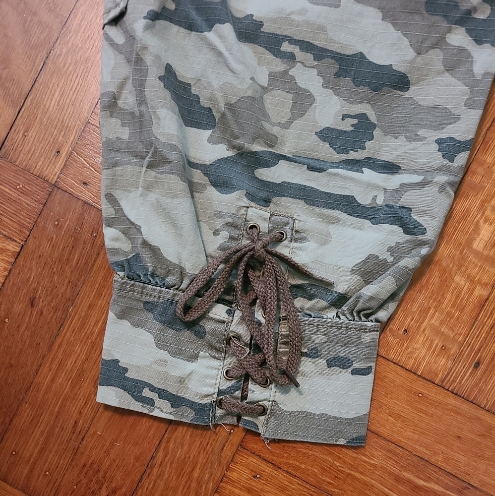 HOST🔥🔥PICK Camo cropped jeans - Picture 7 of 7